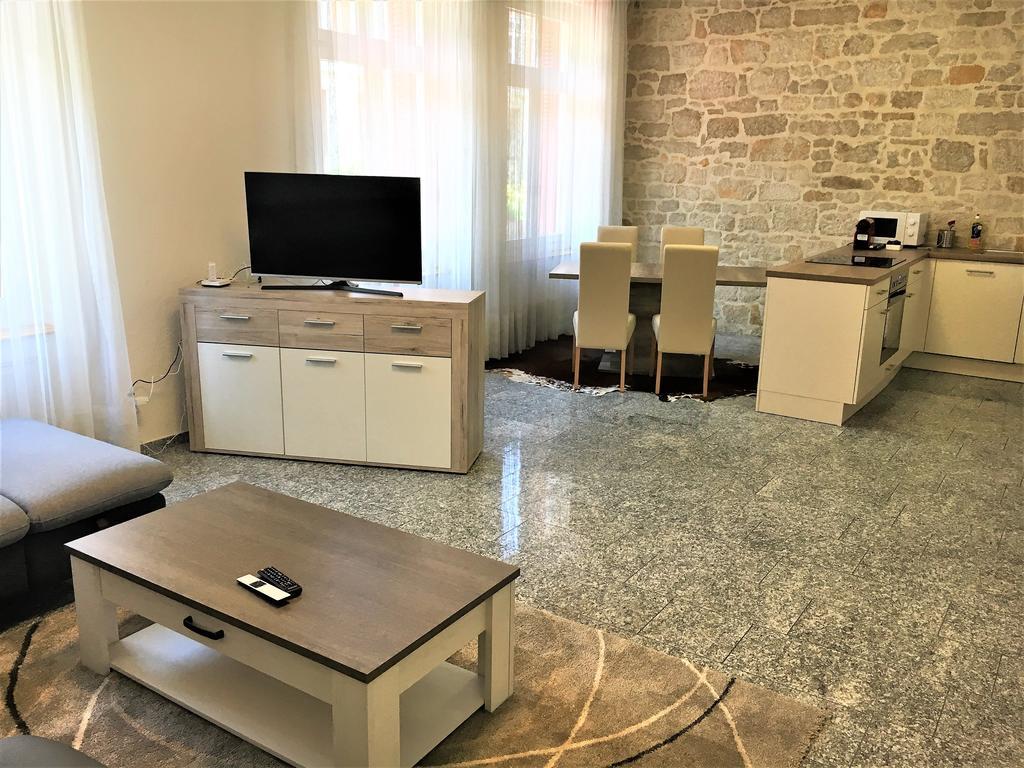Ariba Aparthotel Базел Екстериор снимка